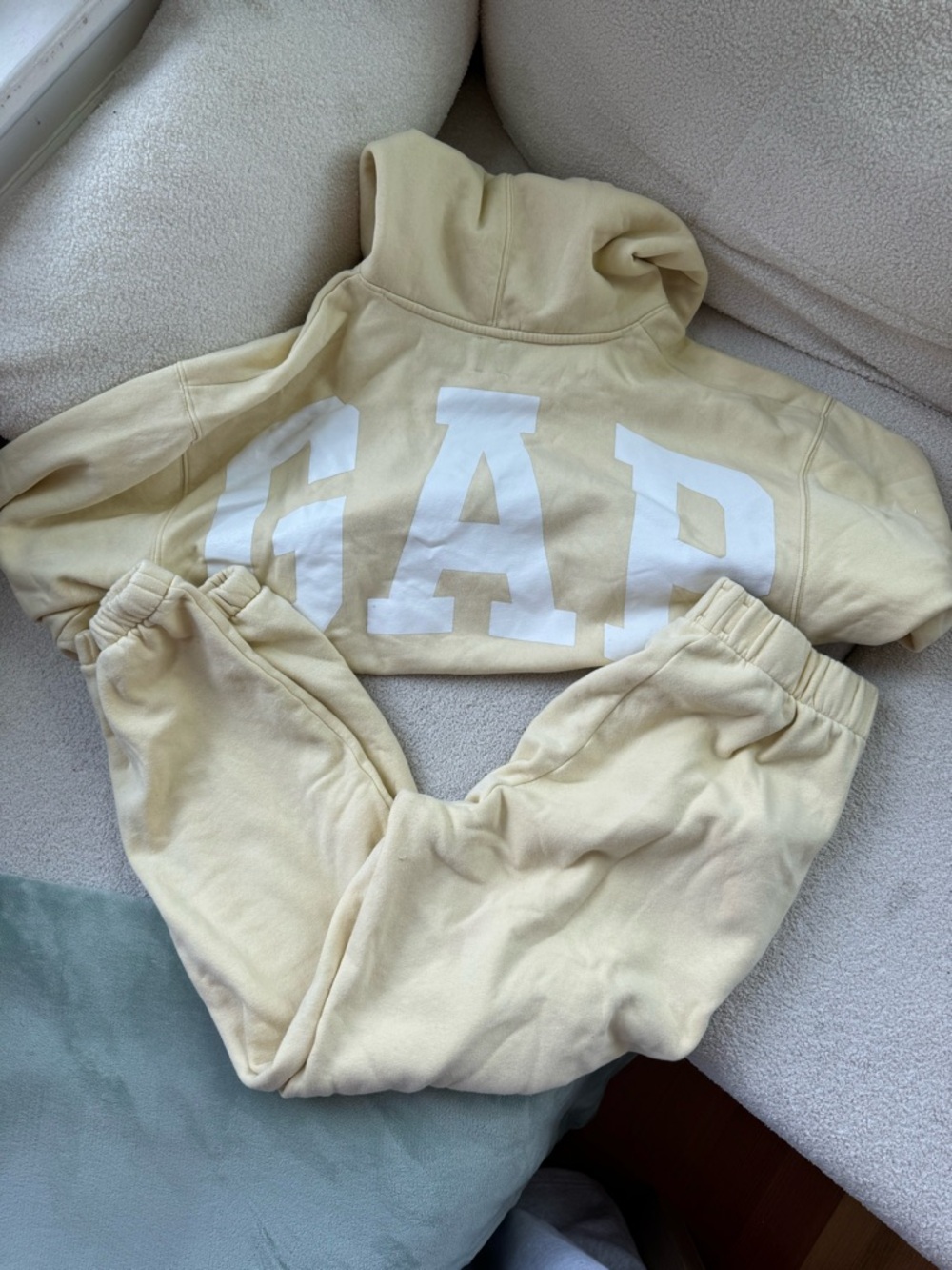 Butter Yellow viral GAP sweatset